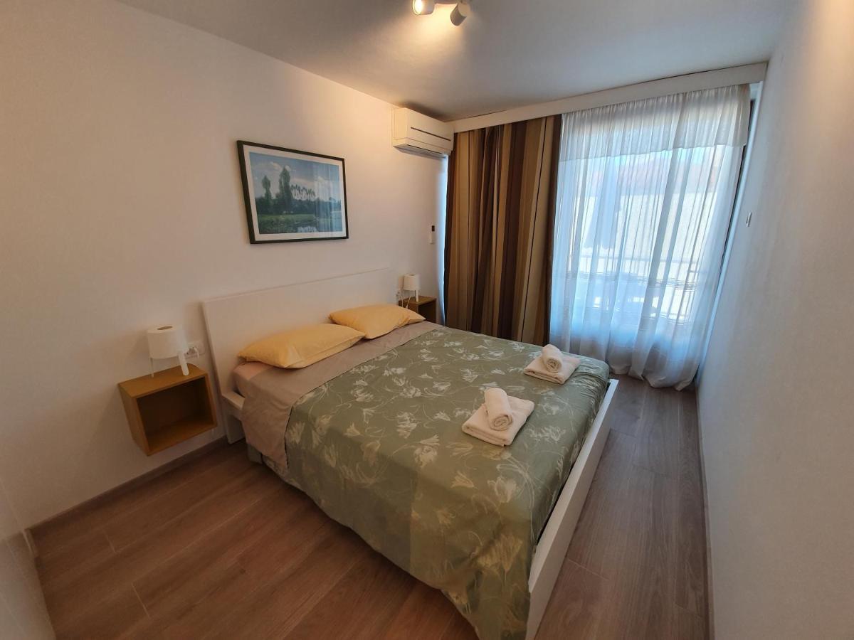 Apartment Sincic Novigrad  Екстер'єр фото